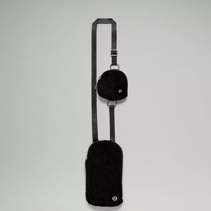 Lululemon fleece modular phone crossbody bag